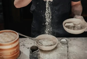 Farinhas sem glúten como farinha de amêndoas, coco e arroz usadas em receitas saudáveis