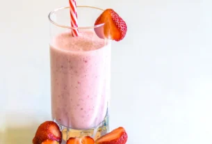 Suco Detox de Morango com Abacaxi